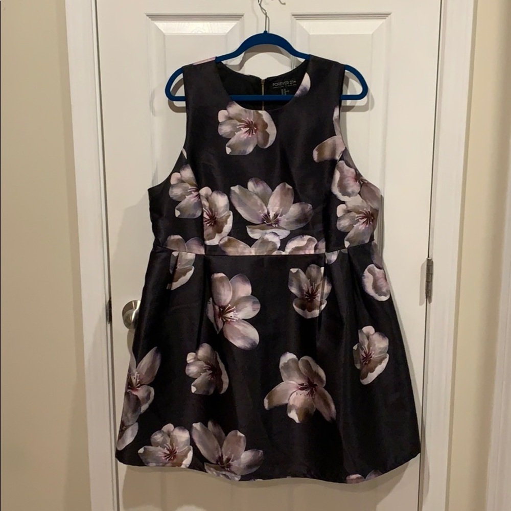 Forever21 Plus floral printed cocktail dress